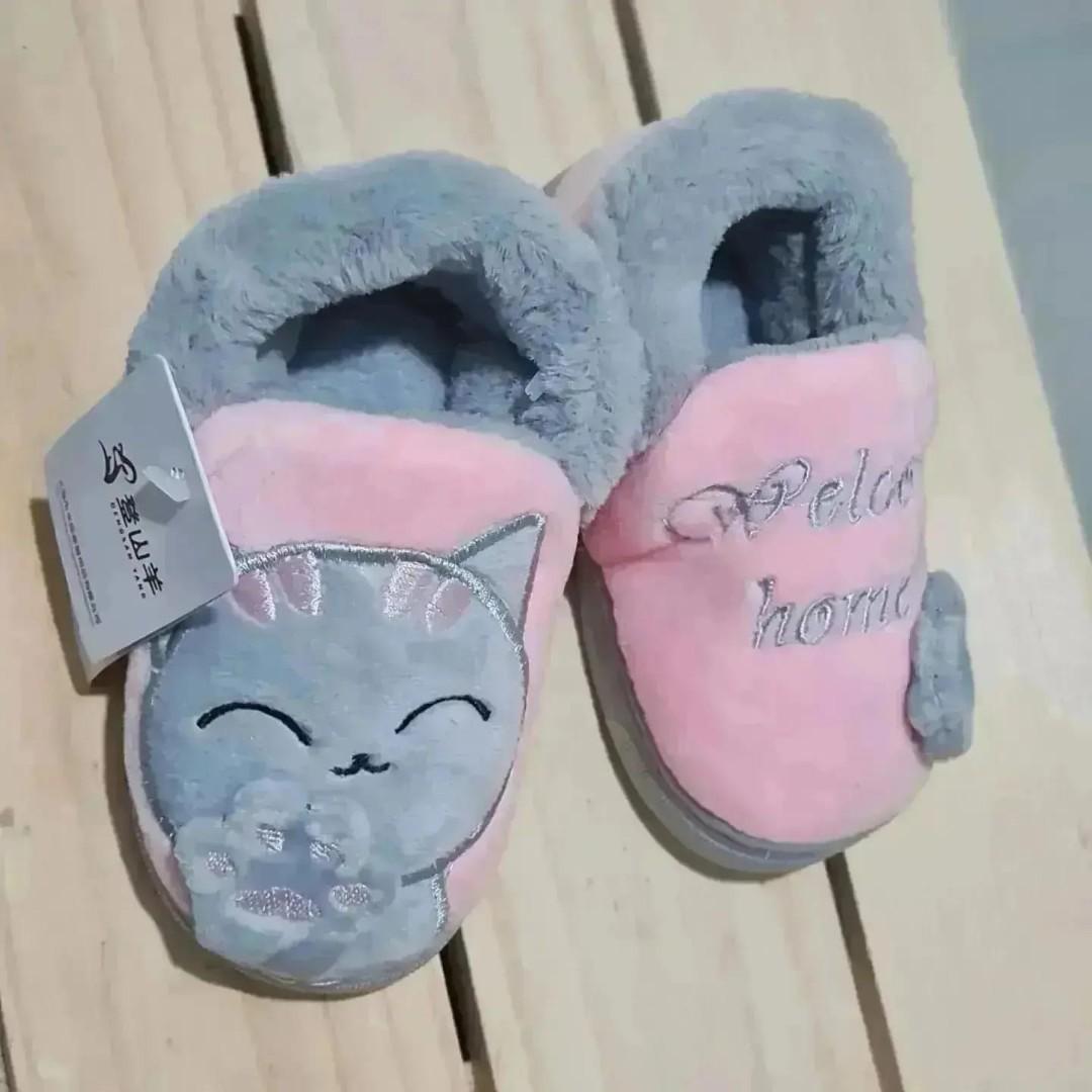 Indoor slippers: warm flush comfortable indoor home ant slip sandles shoes for men women kids