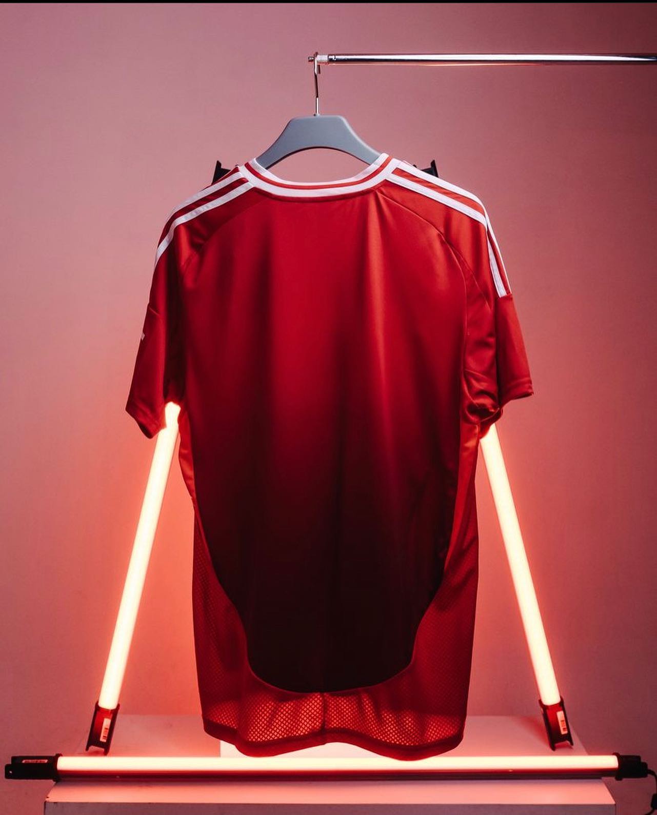 OFFER! OFFER!!! Original Manchester United 24/25 Snapdragon New jersey Man u/ Man united New Home season jersey red