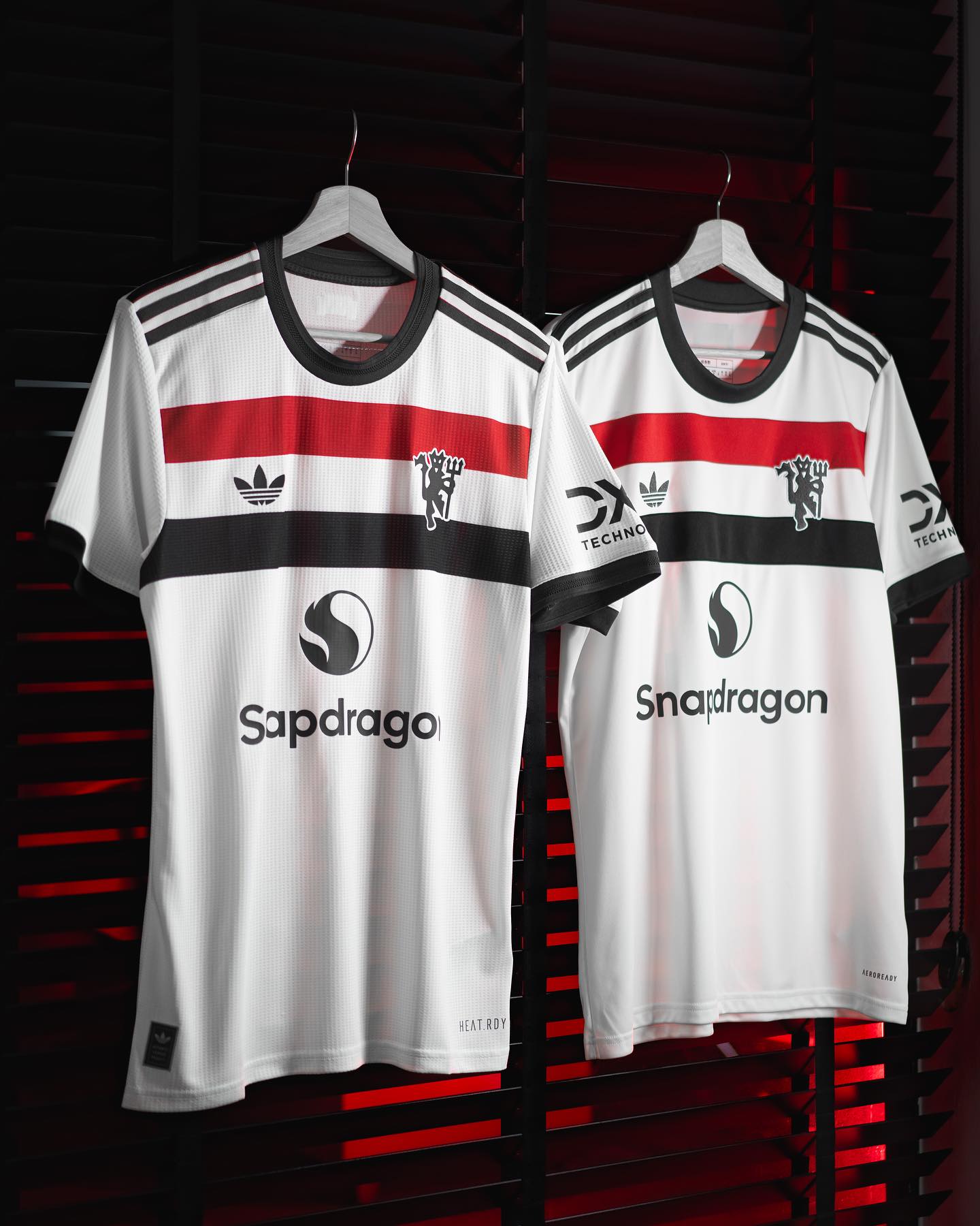 OFFER!!!! OFFER!!! Original Manchester United 24/25 Snapdragon New jersey Man u/ Man united New third new season jersey white