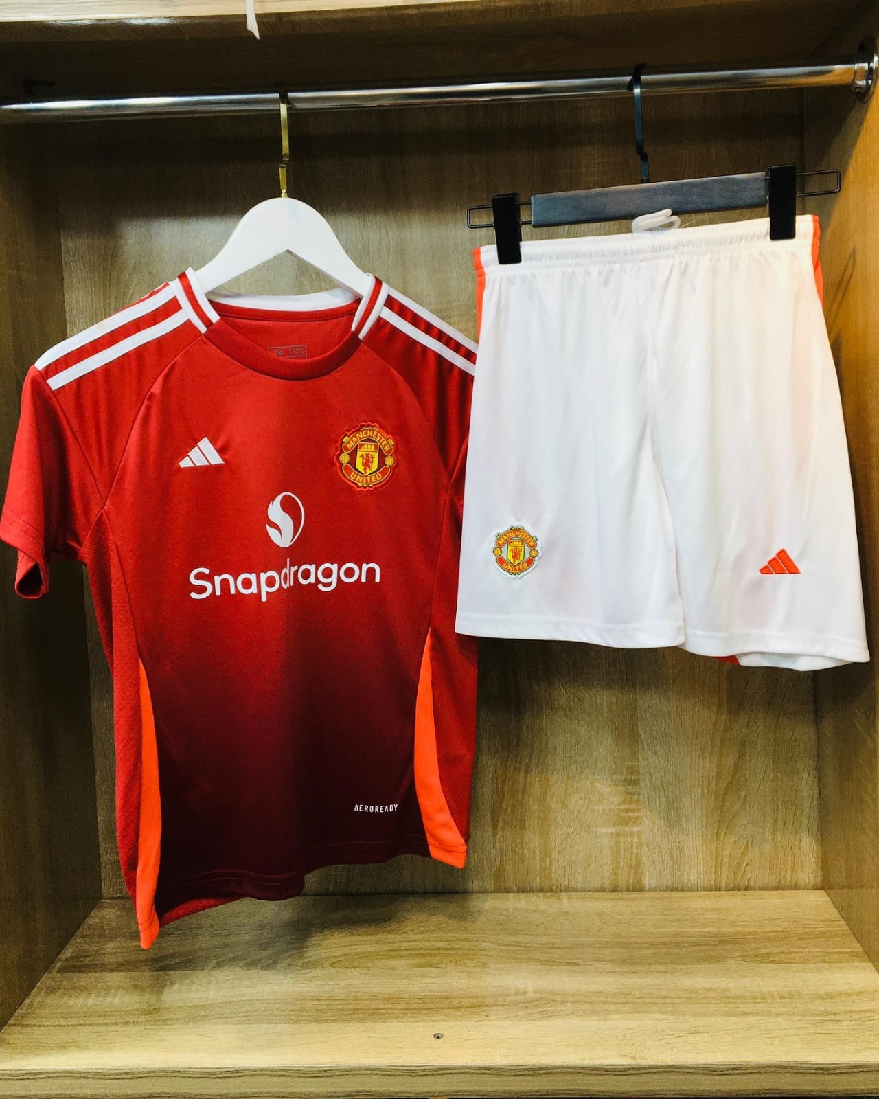 Original Manchester united Kids Jersey full set jersey plus shorts/ man united home jersey for kids with shorts