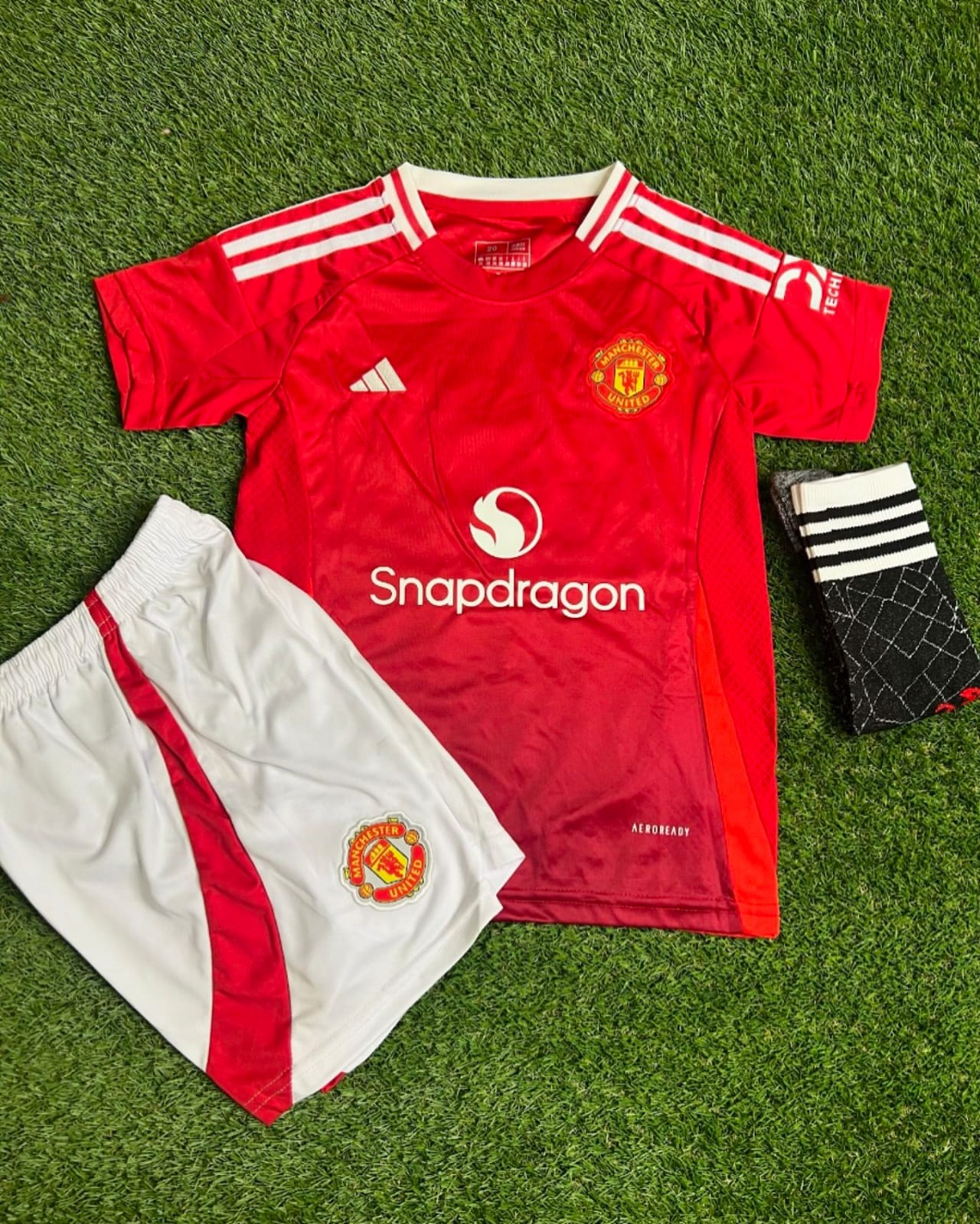 Original Manchester united Kids Jersey full set jersey plus shorts/ man united home jersey for kids with shorts