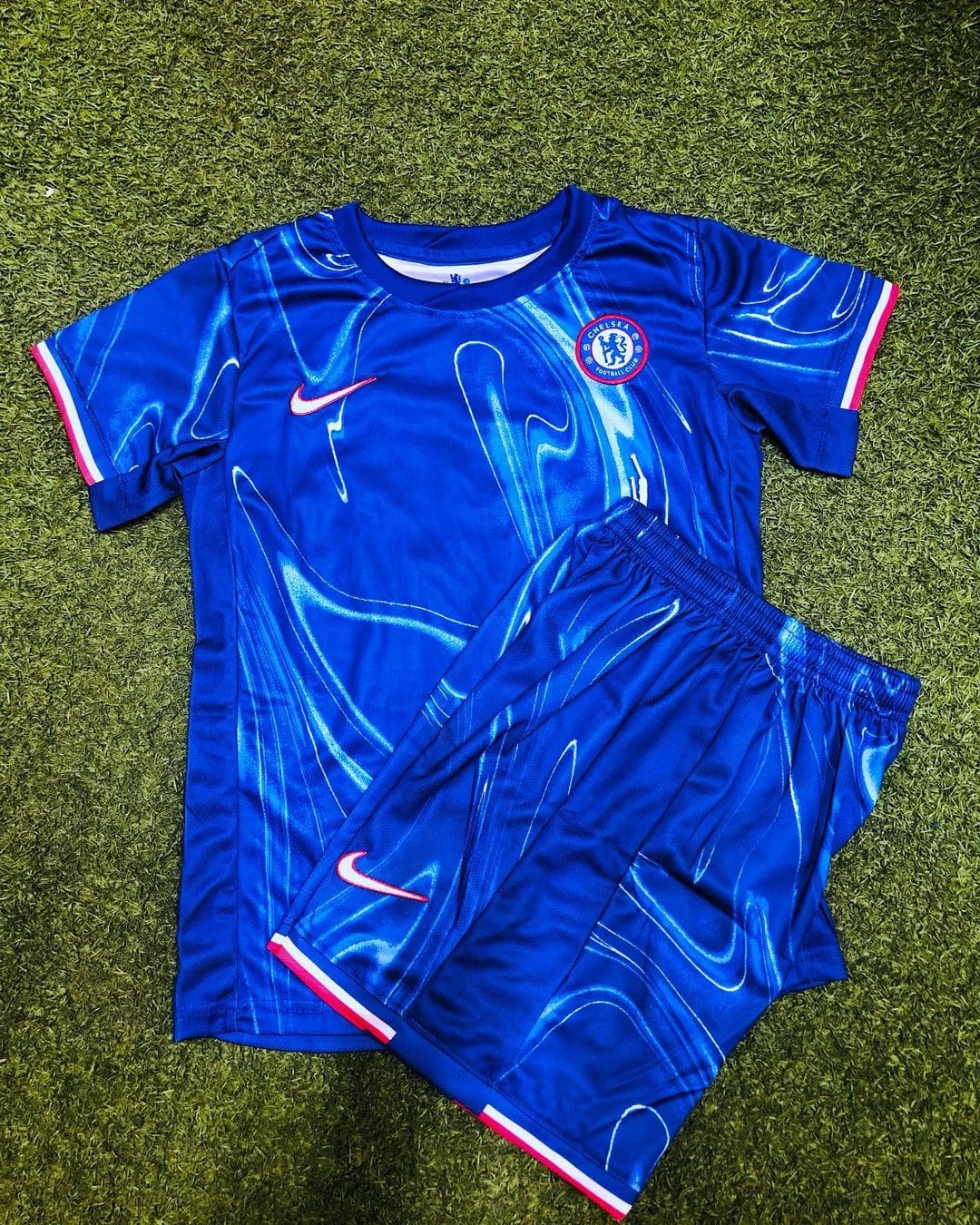 Original chelsea home kit jersey for kids full set jersey plus shorts from 2years to 13 years