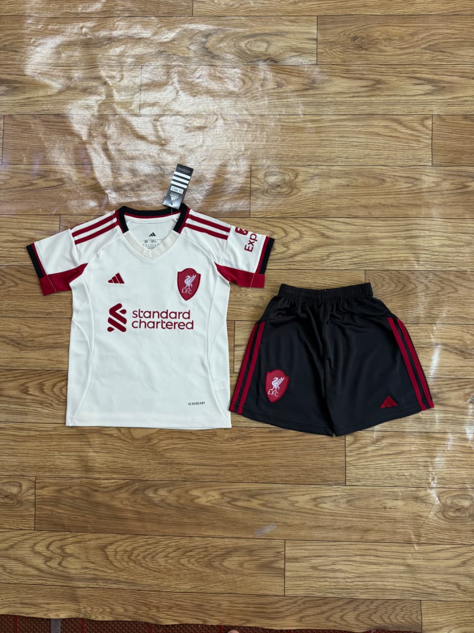 Liverpool Off white Away 25/26 New Season Kit Kids Full set Jersey plus shorts from 2-3 years kit
