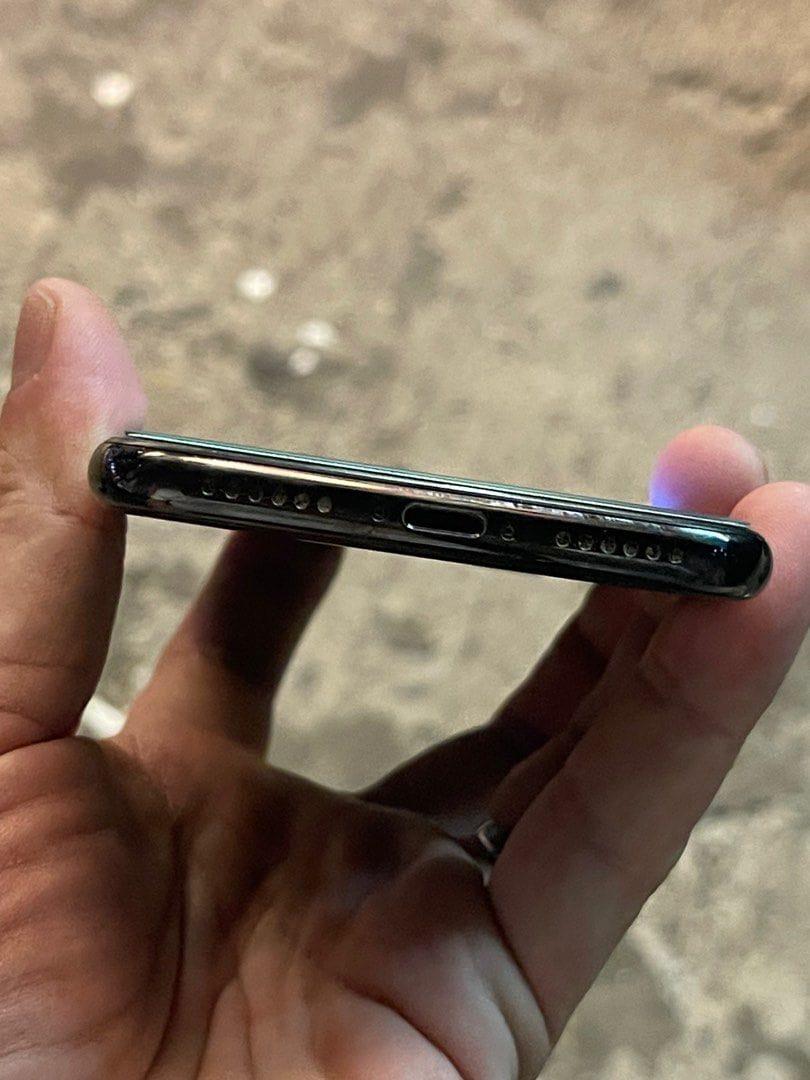 Apple iPhone x-256gb (refurbished)