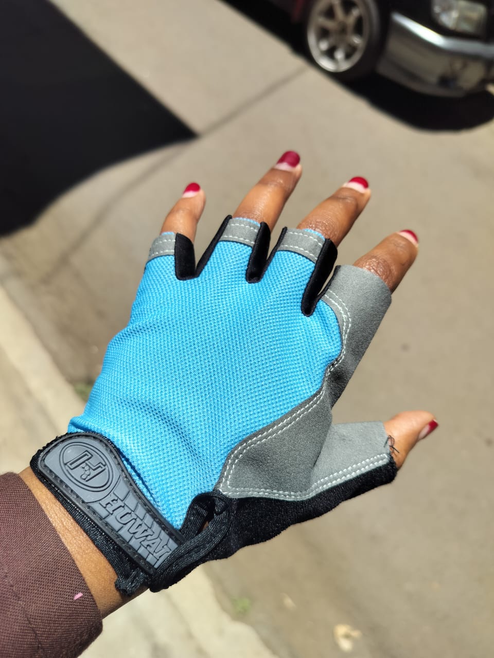 Gym Anti Slip Half Finger Gloves Breathable Dumbbells Gloves Men Women Elastic Shock Exercise Sports gloves for Cycling Bicycle