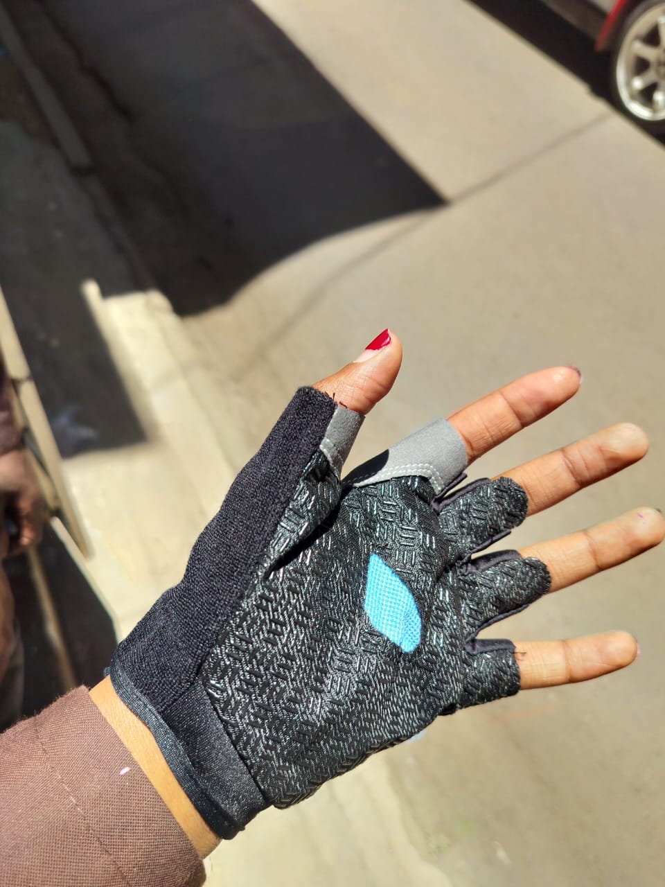 Gym Anti Slip Half Finger Gloves Breathable Dumbbells Gloves Men Women Elastic Shock Exercise Sports gloves for Cycling Bicycle