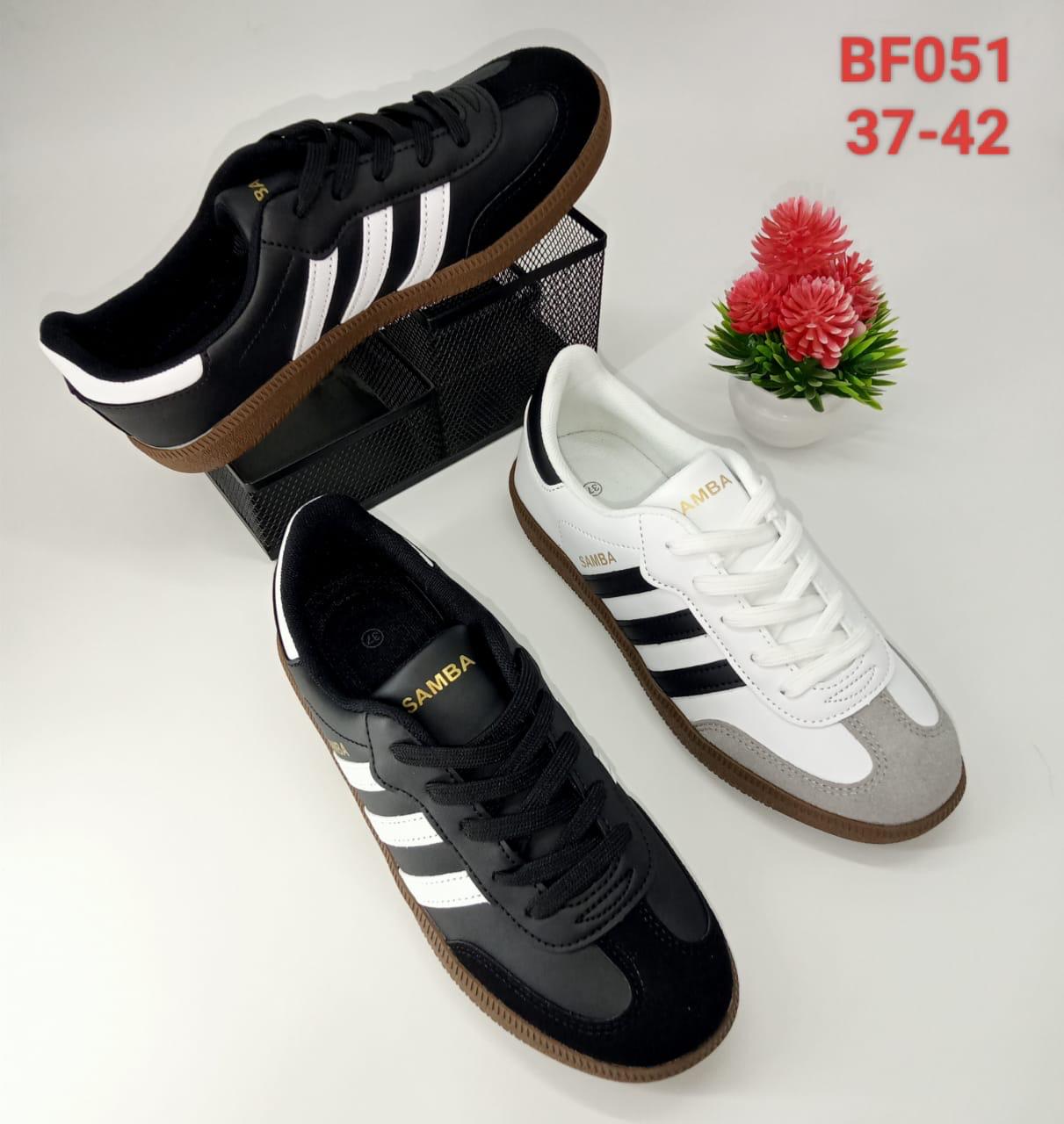 BIG OFFER! NEW ARRIVAL UNISEX  Samba white/black Size 37-45 Men's/Women's Fashion Shoes Casual Sneakers Premium Quality As In the Picture