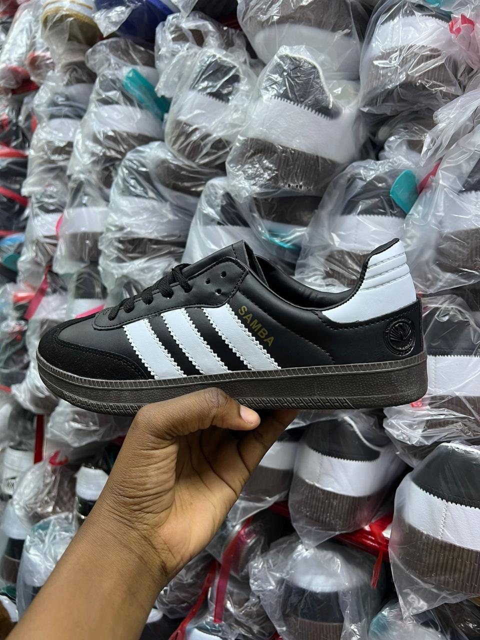 BIG OFFER! NEW ARRIVAL UNISEX Samba white/black. Size 37-45 Men's/Women's  Fashion shoes casual sneakers premium quality as in the picture