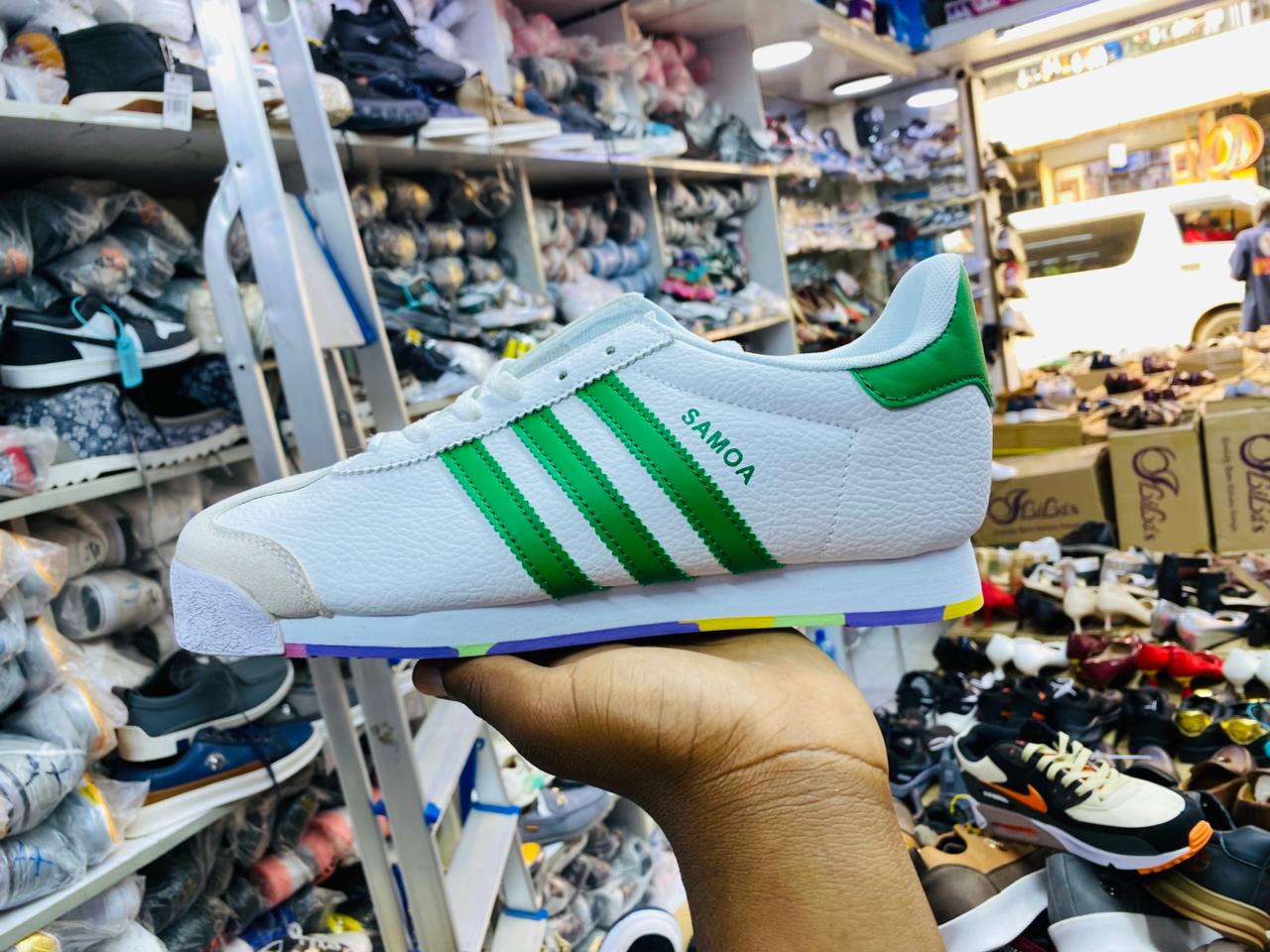 Adidas Samoa Mens Casual Sneakers, Built with a sturdy leather upper and cushioned midsole, the Samoa is known for everyday wearability, comfort, and durability.