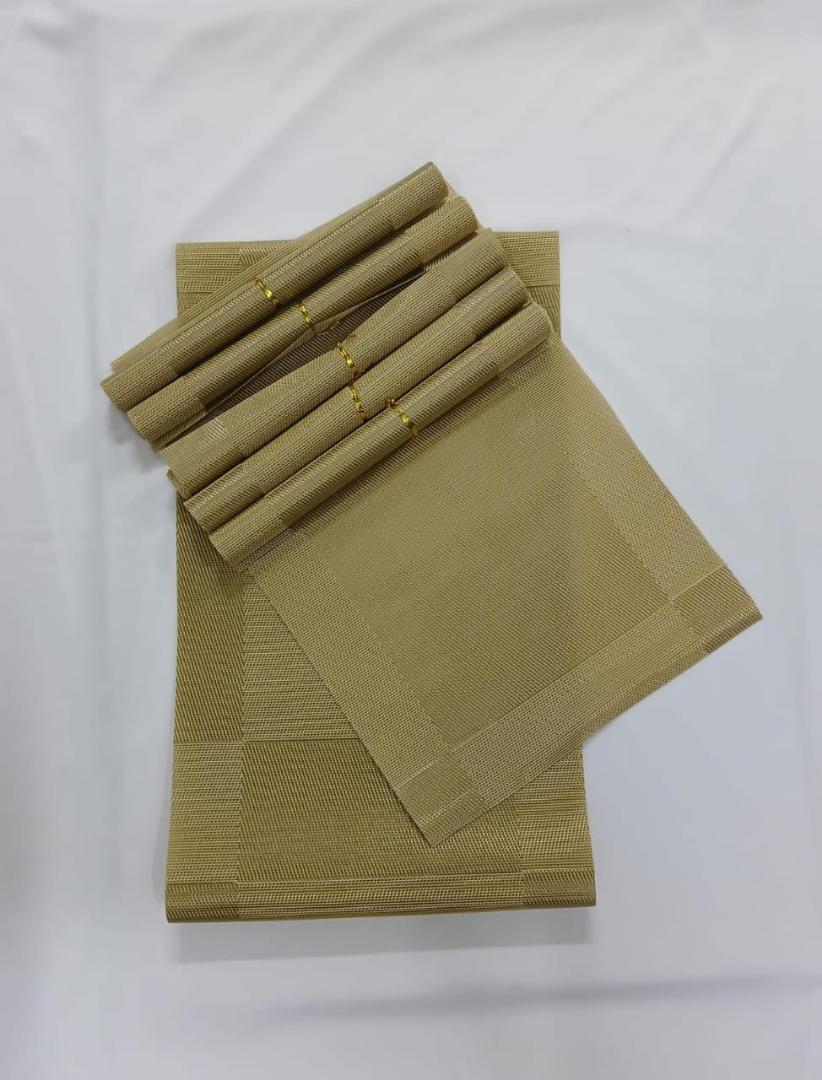 Gold 7 pieces Waterproof PVC Table Set 1 Waterproof PVC Table Runner 6 PVC Waterproof Table Mats 6pcs Tablemats Placemats Place mats