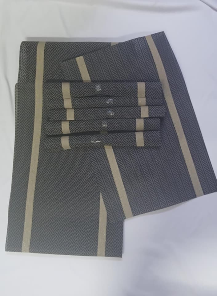 Black and Gold Striped 7 pieces Waterproof PVC Table Set 1 Waterproof PVC Table Runner 6 PVC Waterproof Table Mats