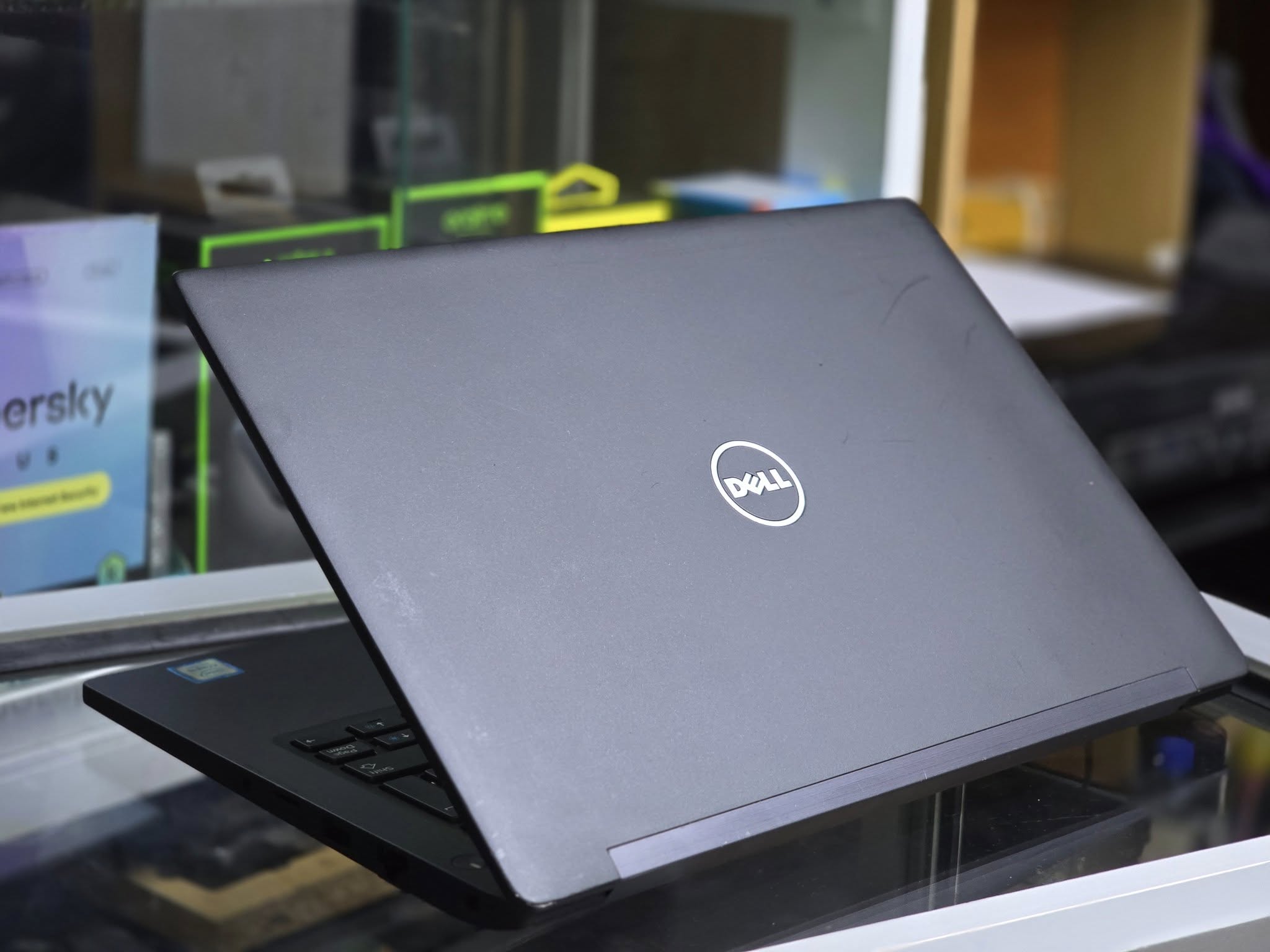 DELL Latitude 7280 t6h Gen-Core I5-8GB Ram-256GB SSD-Refurbished- 13"-Black-Win 11 Pro Installed And Activated Plus Complete Charger