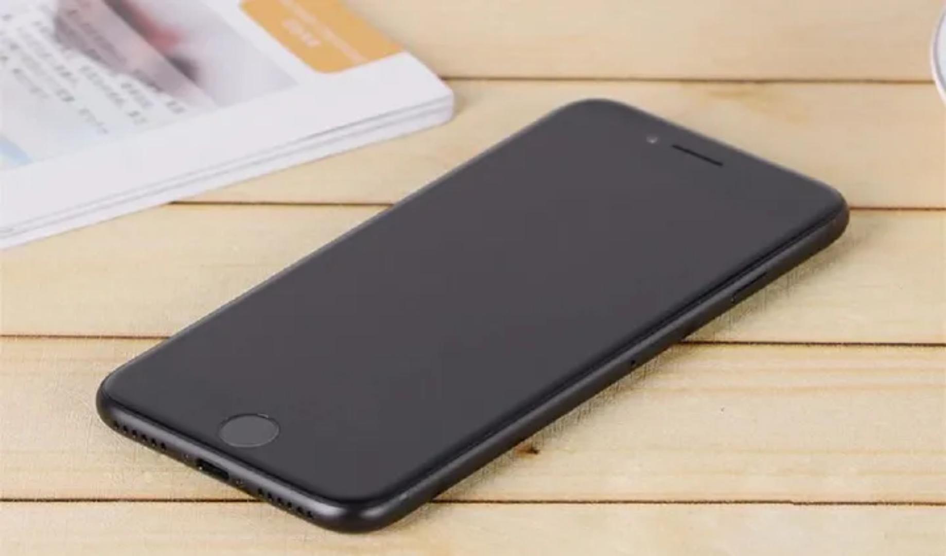 Refurbished iPhone 7 2GB+32GB/128GB Smartphone Fingerprint Unlock 4.7 inch 2G/3G/4G Single SIM 1960mAh 12MP+7MP