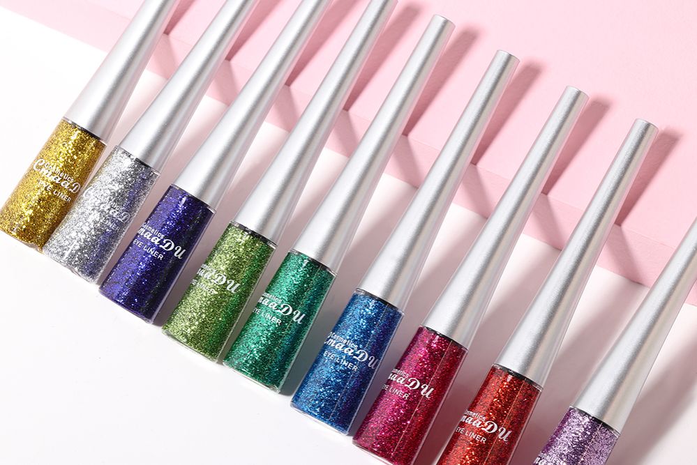 Easy to Use! CmaaDU 16-color Glitter Eyeliner Liquid, with Its Silky Texture, Helps Novices Create Personalized and Creative Eye Makeup