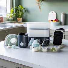 Tommee Tippee Complete Feeding Set (BLACK)