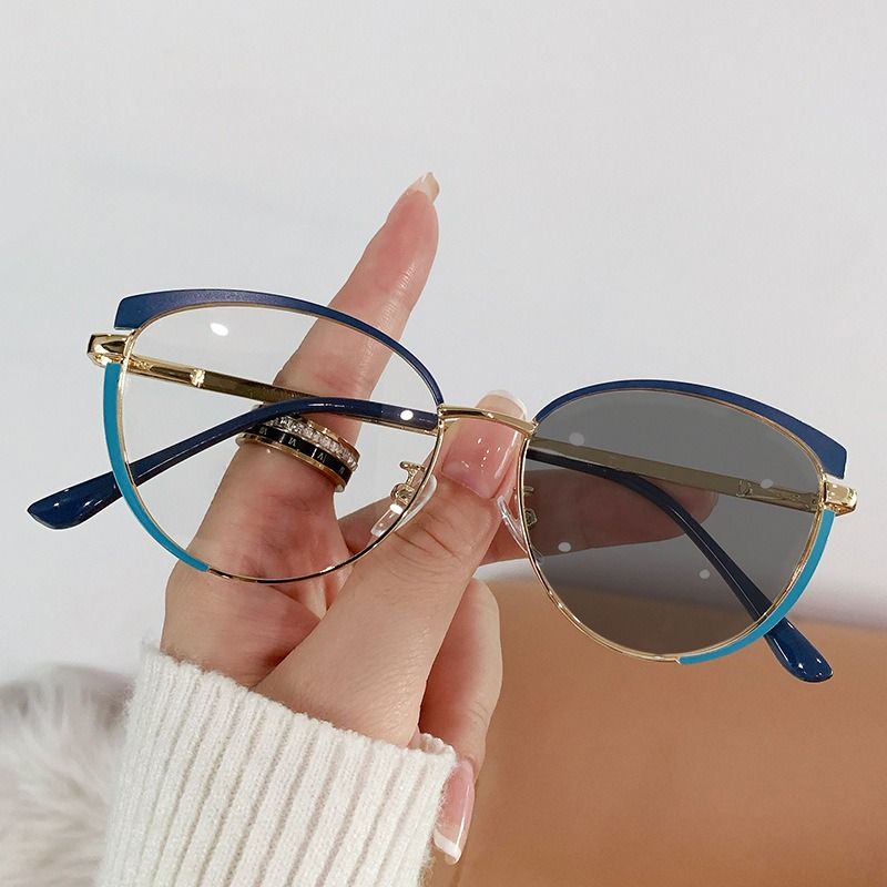 Newest Women Cat Eye Metal Photochromic Anti Blue Light Blocking Optical Eyeglasses Frames for All Face Lunett Photogray Glasses 1PC