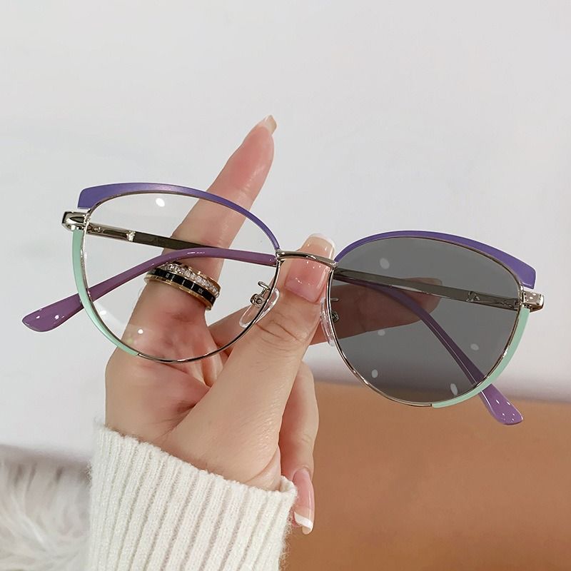 Newest Women Cat Eye Metal Photochromic Anti Blue Light Blocking Optical Eyeglasses Frames for All Face Lunett Photogray Glasses 1PC