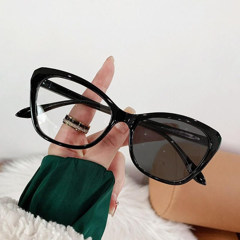Ins Hot Wholesale Fashion Eyeglasses Frames Women Cat Eye Blue Light Blocking Glasses Own logo High Quality TR90 Optical Frames 1PC