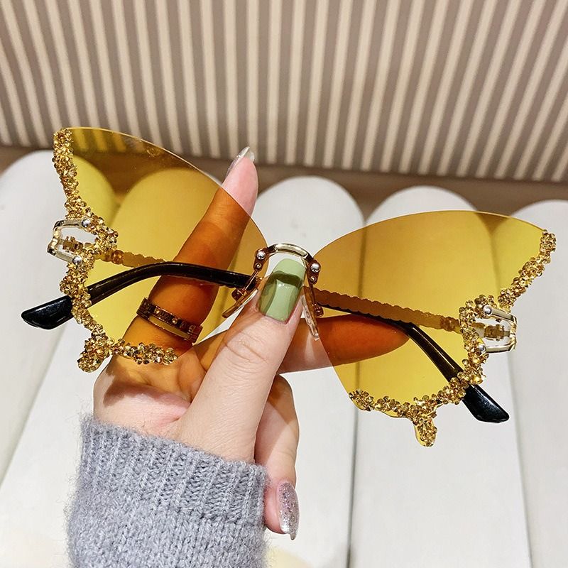 Luxury Diamond Butterfly Sunglasses Women Brand y2k Vintage Rimless Oversized Sun Glasses Ladies Eyewear gafas de sol 1PC