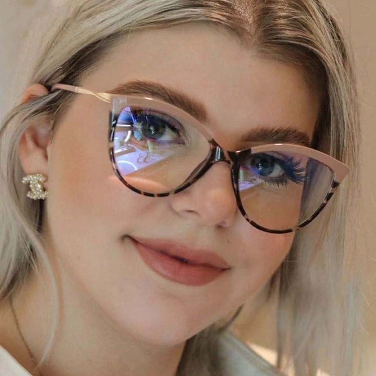 2022 New Fashion TR90 Anti Blue Light Blocking Cat Eye Glasses Frame Women Luxury Designer Retro Eyeglasses for Ladies Optical Frame 1PC