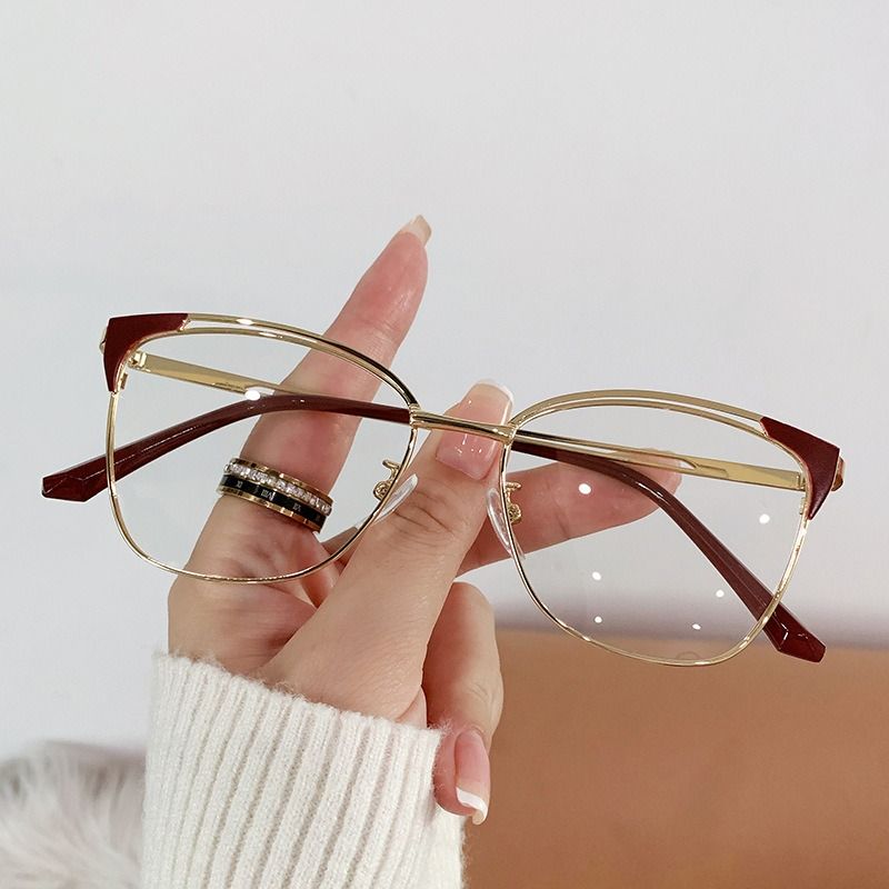 New Color Changing Metal Hollow Photochromic Cat Eye Anti-blue Light Glasses Frames Women Men Square Computer Optical Eyeglasses 1PC