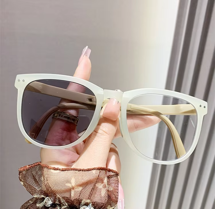 Photochromic Anti Blue Light Foldable Portable square Black Lunettes Anti Reflet Pour Homme Women Men Color Changing Glasses 1PC