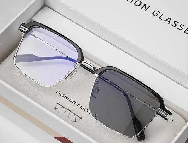 HX01 Custom Logo Fashion Anti-Blue Light Discoloration Glasses Square Frame Photochromic Reading Phototropy Glasses for Men 1PC