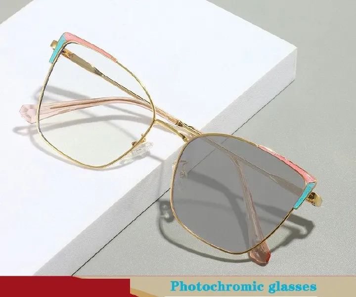 Latest Photochromic Glasses Retro Women Glasses Lunettes Spectacle Frame Eyeglasses Cat Eye Glasses Metal Frames 1pc