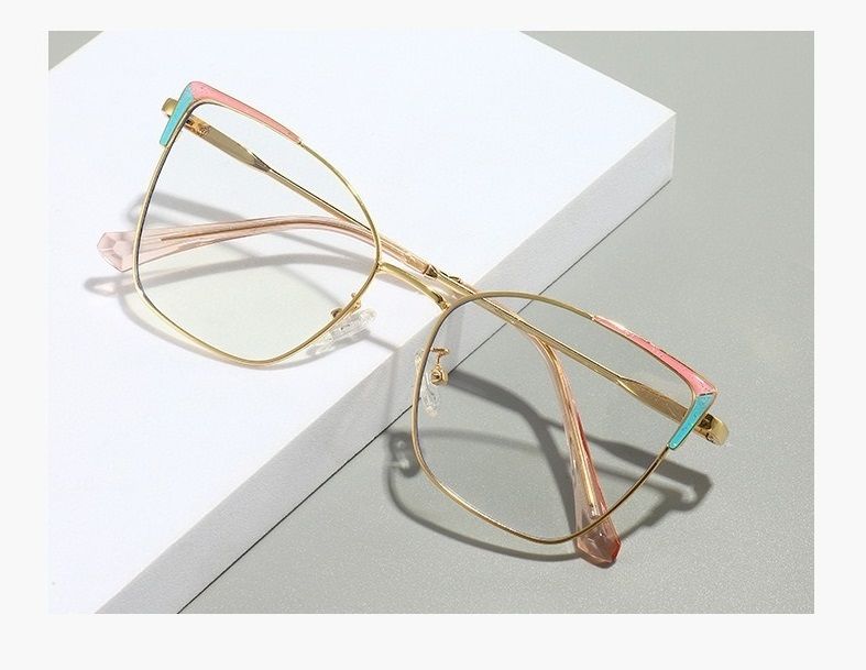Latest Photochromic Glasses Retro Women Glasses Lunettes Spectacle Frame Eyeglasses Cat Eye Glasses Metal Frames 1pc