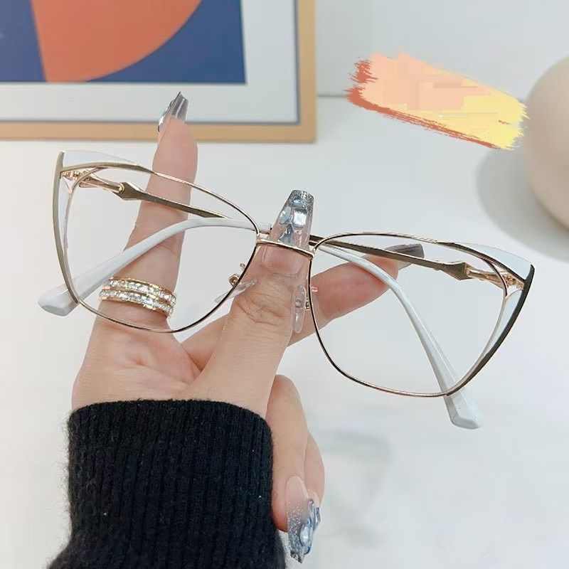 Transparent Photochromic Protection Computer Glasses Metal Change to Grey Cat Eye Anti Blue Spectacle Frame Eyeglasses 1PC
