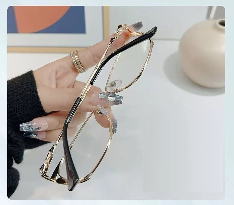 Transparent Photochromic Protection Computer Glasses Metal Change to Grey Cat Eye Anti Blue Spectacle Frame Eyeglasses 1PC