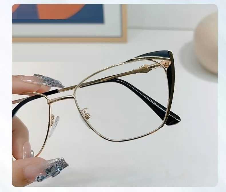 Transparent Photochromic Protection Computer Glasses Metal Change to Grey Cat Eye Anti Blue Spectacle Frame Eyeglasses 1PC