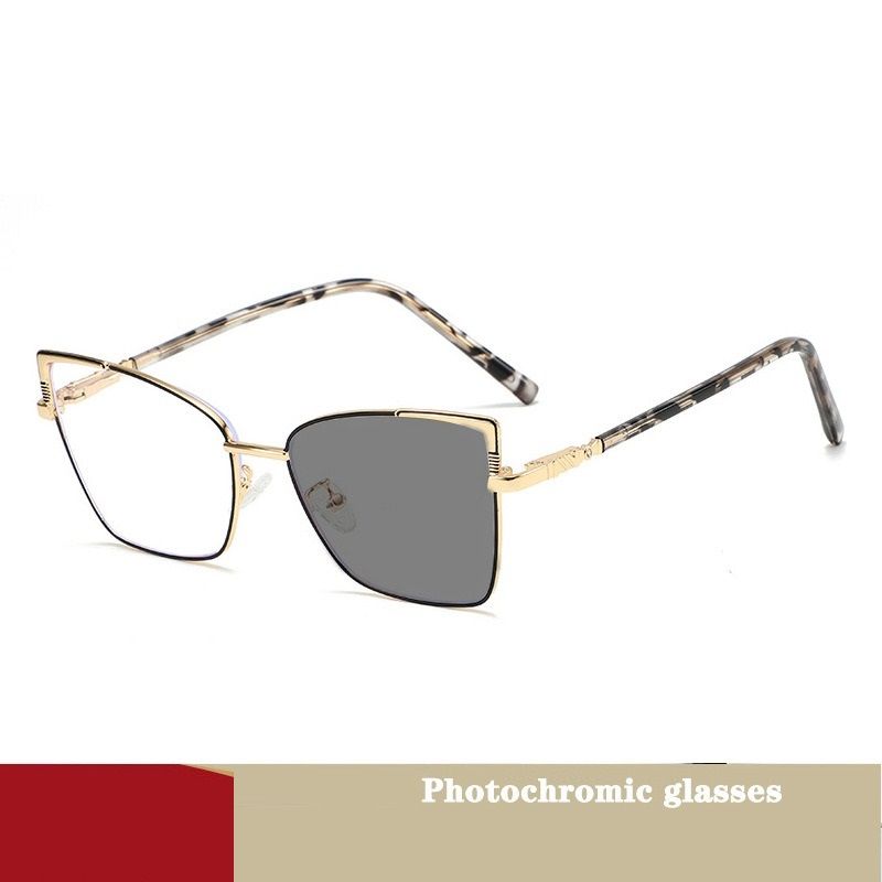 Luxury Metal Frame Optical Spectacles Eyeglasses Female Vintage Glasses Photochromic Glasses for Women Reading Glasses 1PC