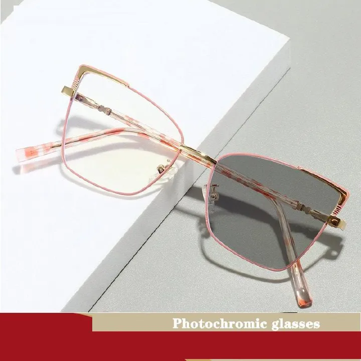 Luxury Metal Frame Optical Spectacles Eyeglasses Female Vintage Glasses Photochromic Glasses for Women Reading Glasses 1PC