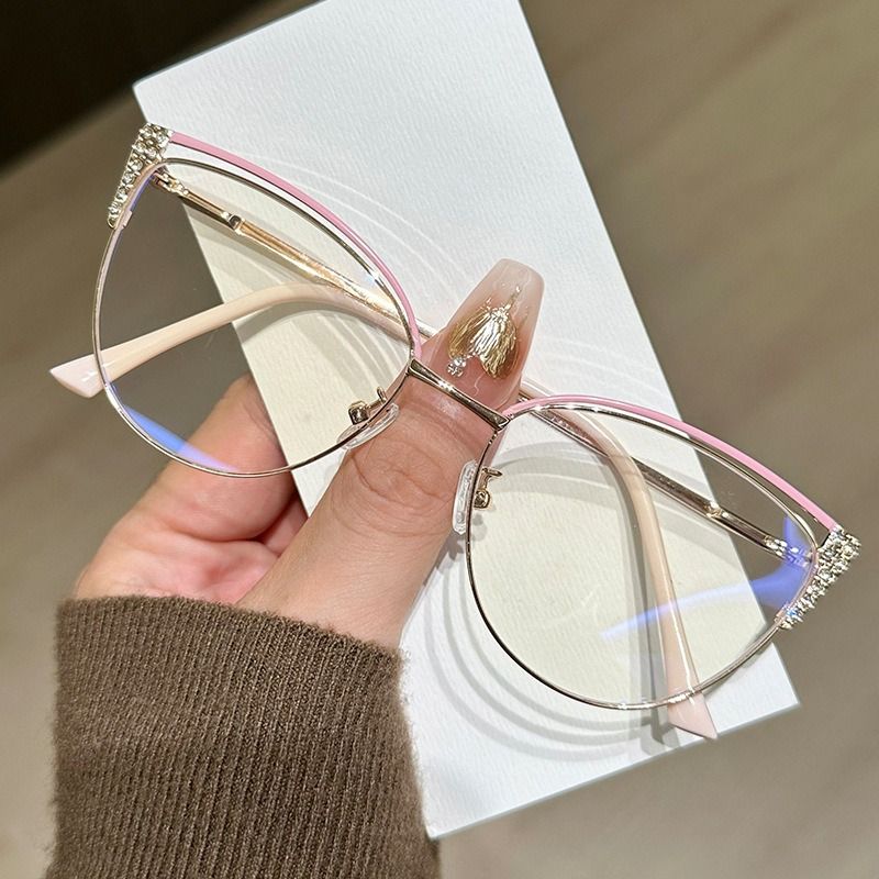 New Unisex Minimalist Versatile Metal Fashion Accessory Eyeglass Frames with  Blocking Photochromic Cat-Eye Shape 1PC