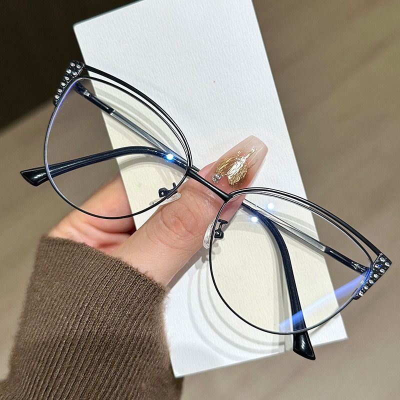 New Unisex Minimalist Versatile Metal Fashion Accessory Eyeglass Frames with  Blocking Photochromic Cat-Eye Shape 1PC