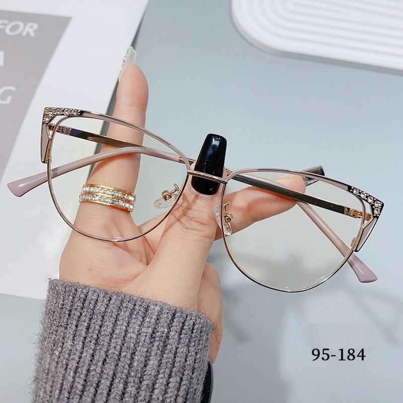 Cat Eyes Frames Fashion Anti Blue Light Anti Blue Light Photochromic Glasses Trendy Metal Frame Women Designer Eyeglass 1PC