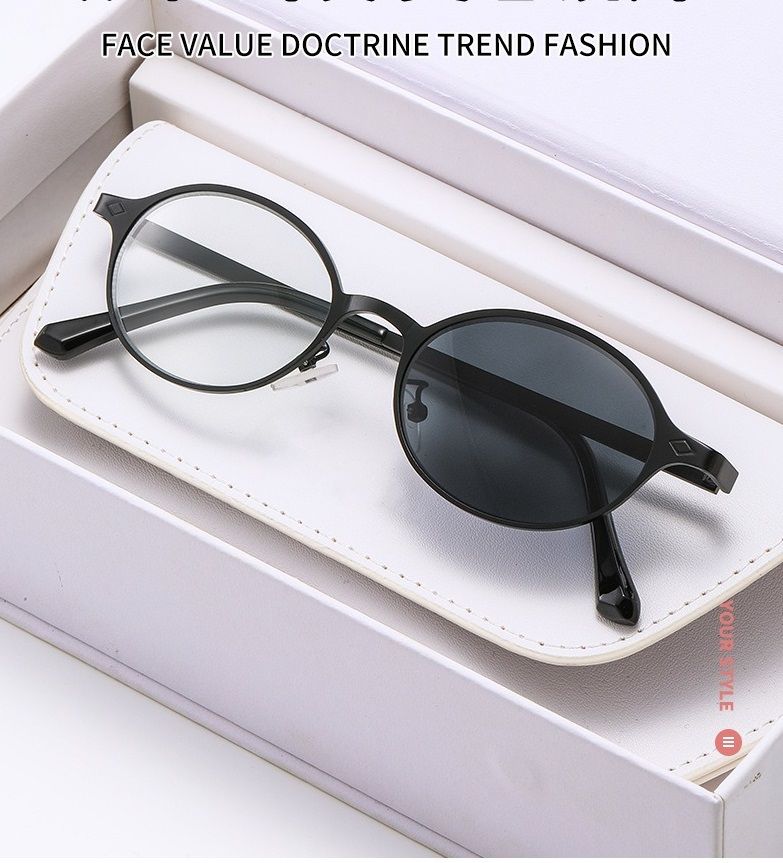 High Quality Metal Eyeglasses Frame Blue Light Photochromic Glasses Change Color in sunlight Trendy Photochromic Eyewear 1PC