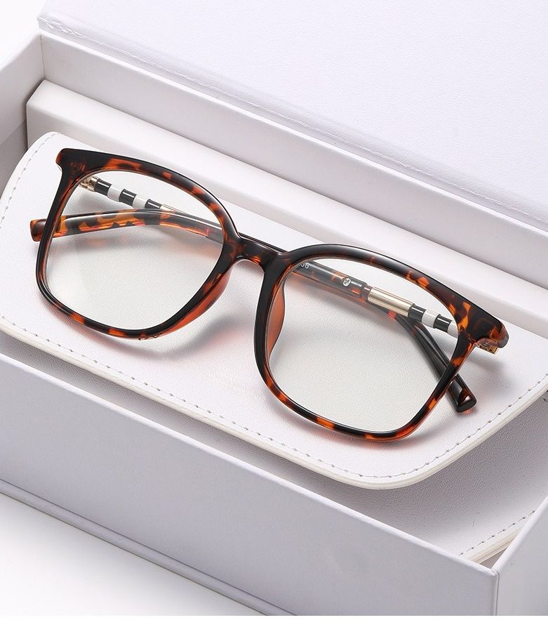 2026 Photochromic Glasses Frames Classic Cat Eye Eyeglasses Frames for Women Fashion TR90 Optical Frames 1PC