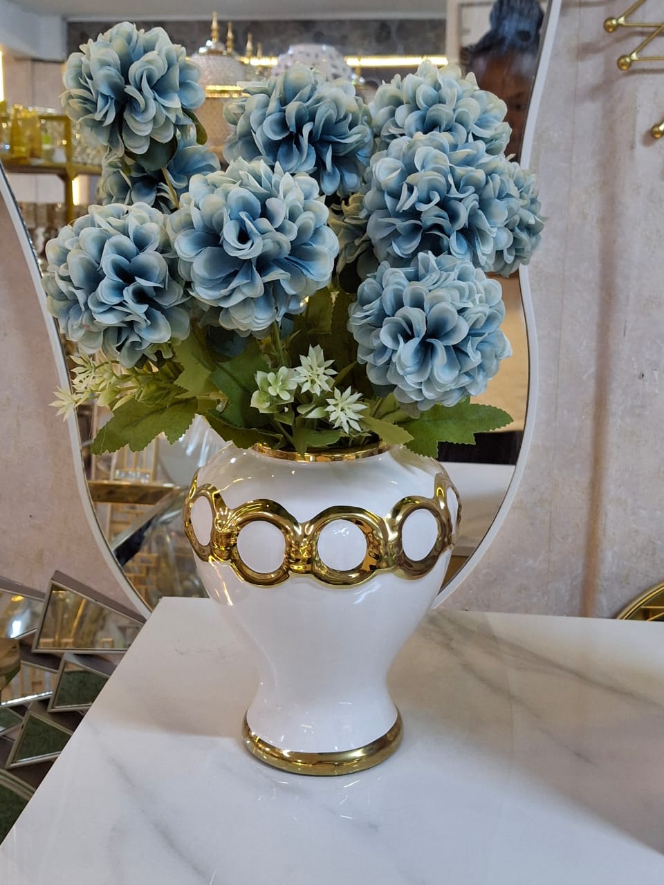 Stylish White & Gold Ceramic Vase – Eye-Catching Decor Piece for Living Rooms & Offices (37 x 21 cm)