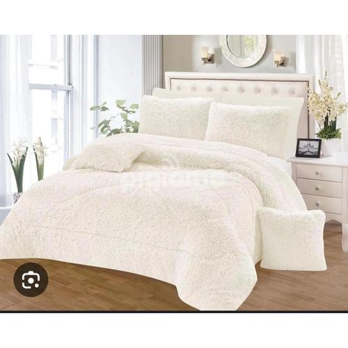 Ultimate Comfort Bedding Set – Fluffy Duvet, Warm Fleece Sheet & 4 Soft Pillowcases