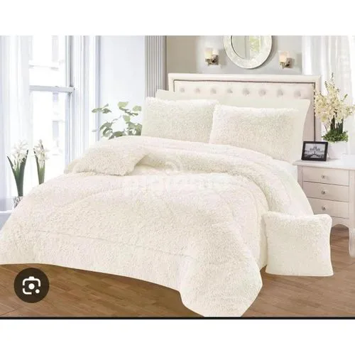 Ultimate Comfort Bedding Set – Fluffy Duvet, Warm Fleece Sheet & 4 Soft Pillowcases