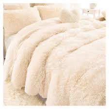 Ultimate Comfort Bedding Set – Fluffy Duvet, Warm Fleece Sheet & 4 Soft Pillowcases