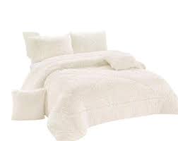 Ultimate Comfort Bedding Set – Fluffy Duvet, Warm Fleece Sheet & 4 Soft Pillowcases