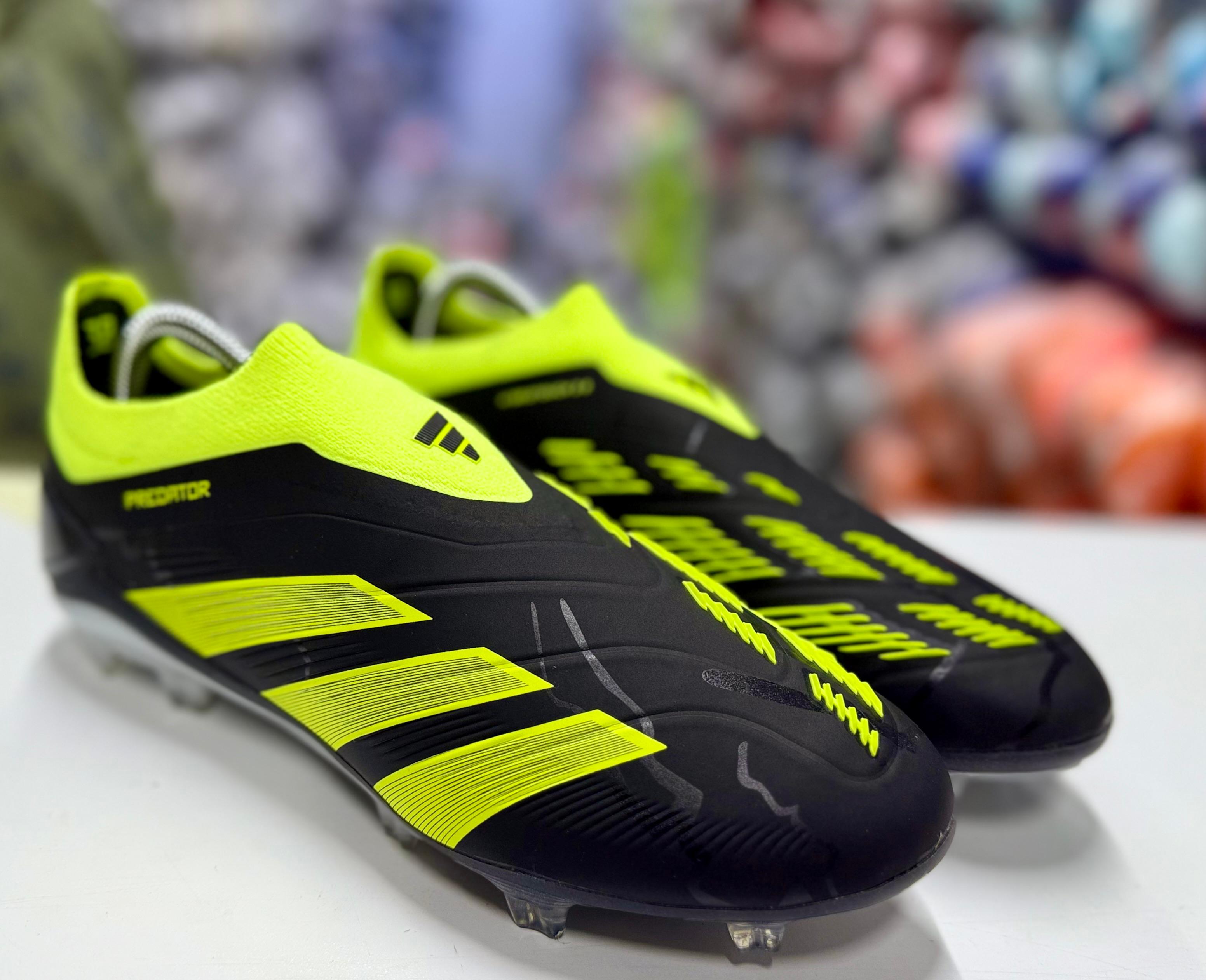 ORIGINAL BLACK PREDATOR SOCCER BOOTS, QUALITY BLACK FOOTBALL CLEATS