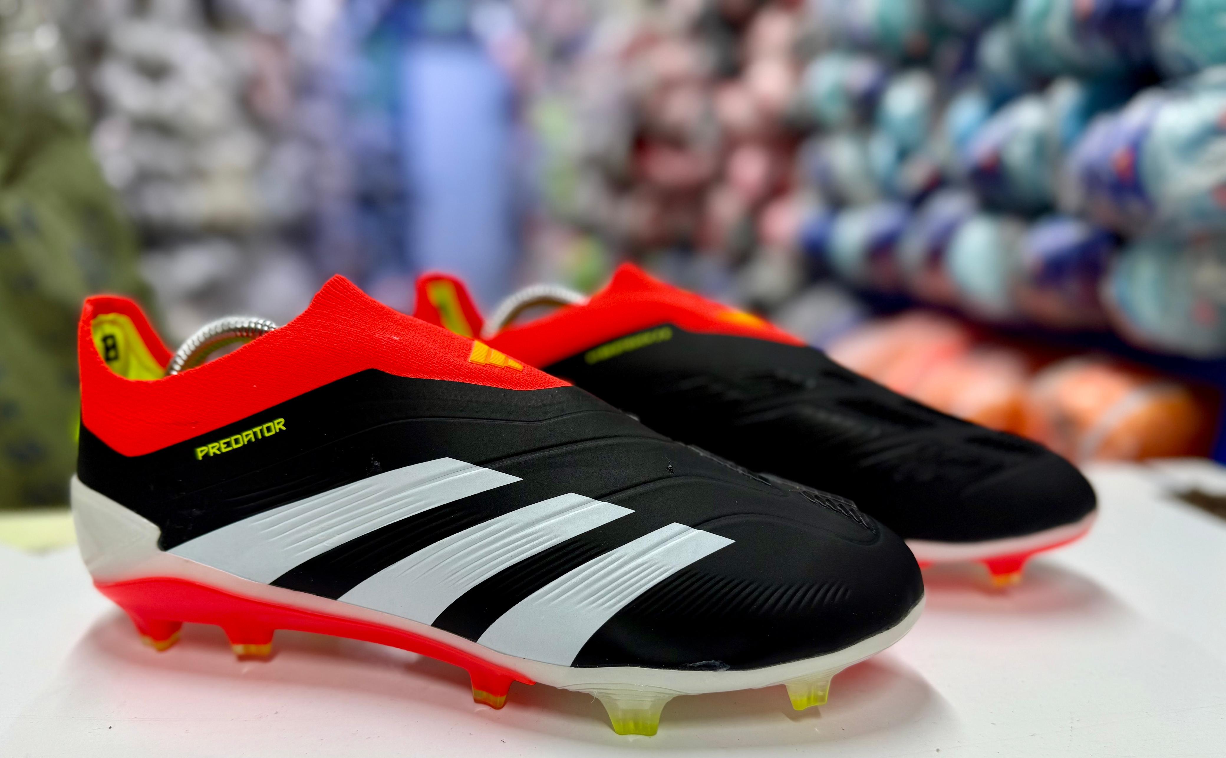 ORIGINAL BLACK PREDATOR SOCCER BOOTS, QUALITY BLACK FOOTBALL CLEATS