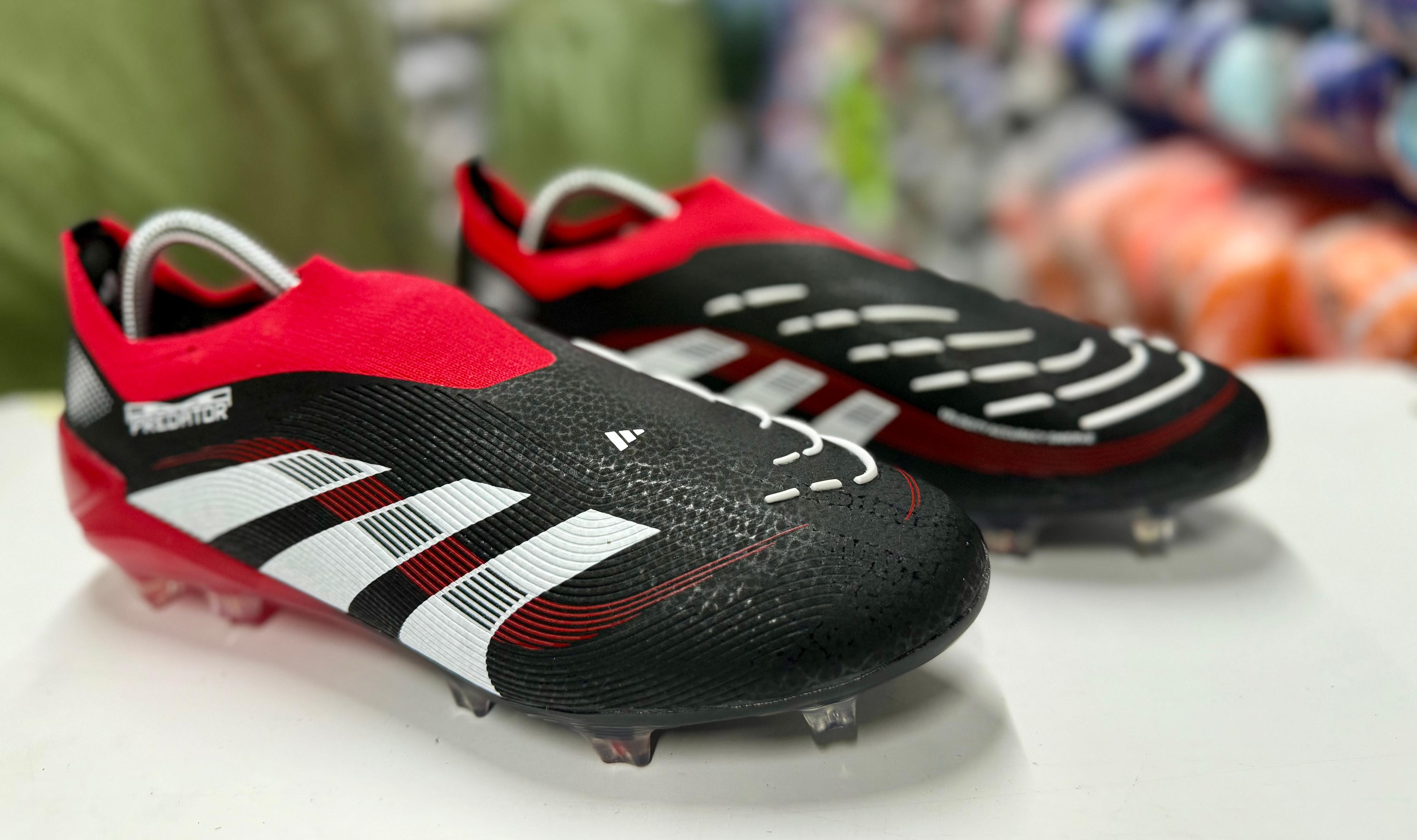 ORIGINAL BLACK PREDATOR SOCCER BOOTS, QUALITY BLACK FOOTBALL CLEATS
