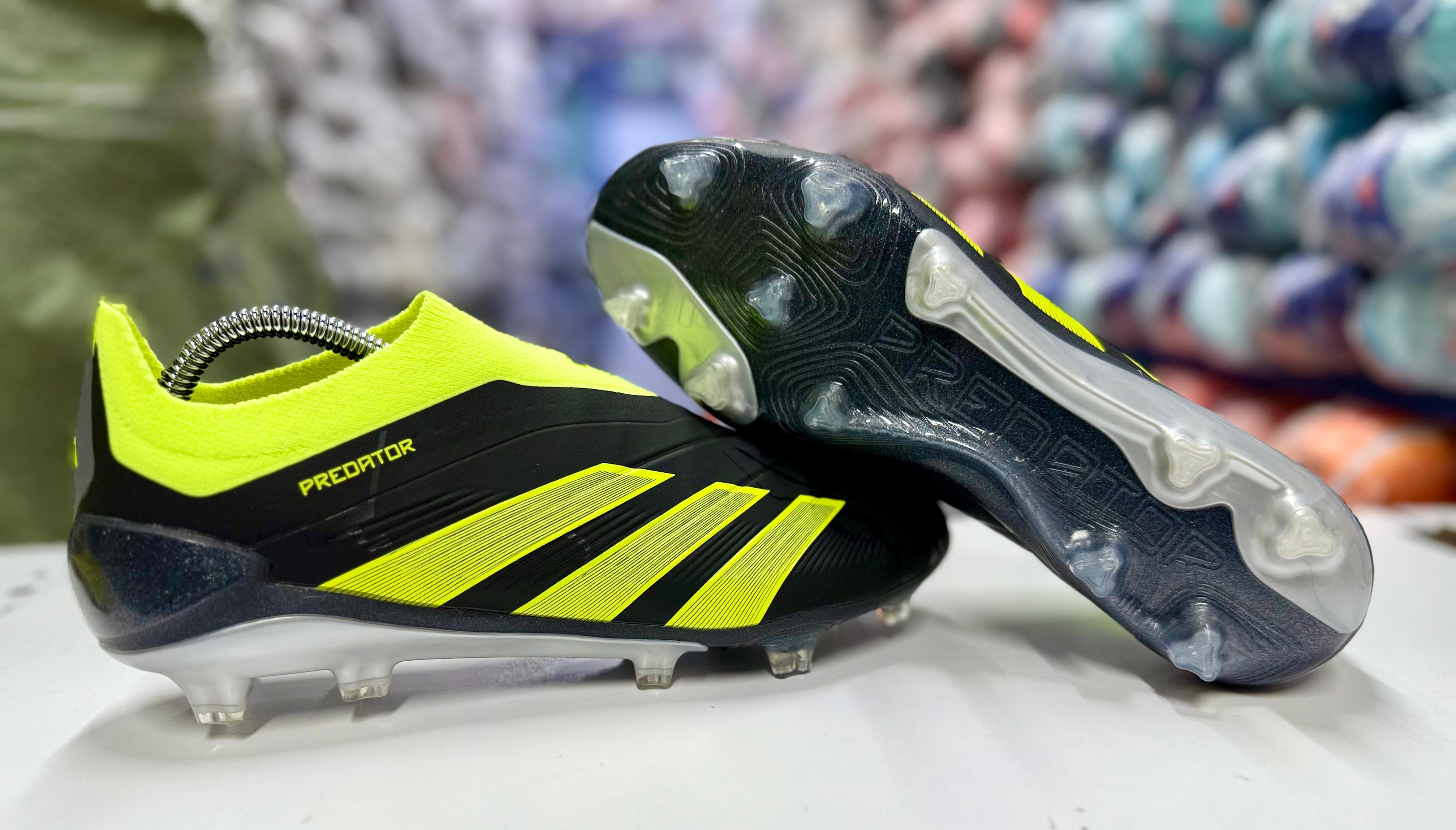 ORIGINAL BLACK PREDATOR SOCCER BOOTS, QUALITY BLACK FOOTBALL CLEATS