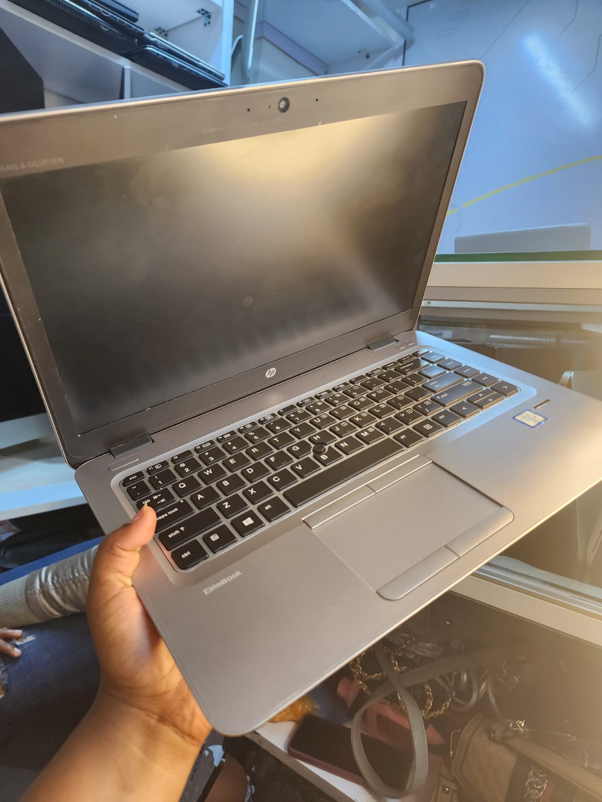 TOP TIER HP ELITEBOOK 840G3 COI5 8GB RAM MEMORY 256GB SSD 6TH GENERATION  SILVER COLOR 14 INCHES