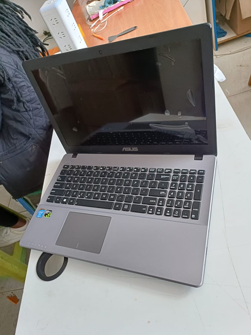 ASUS FX50J Gaming Laptop | 15.6” Display | Intel Core i5 4th Gen | 8GB RAM | 256GB SSD | 2GB Dedicated Graphics | Powerful Performance for Work & Play